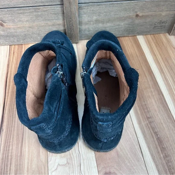 UGG Reid Moc Black Suede Booties Leather Details Sheepskin Wool Treadlite Sz 10 - Picture 7 of 14